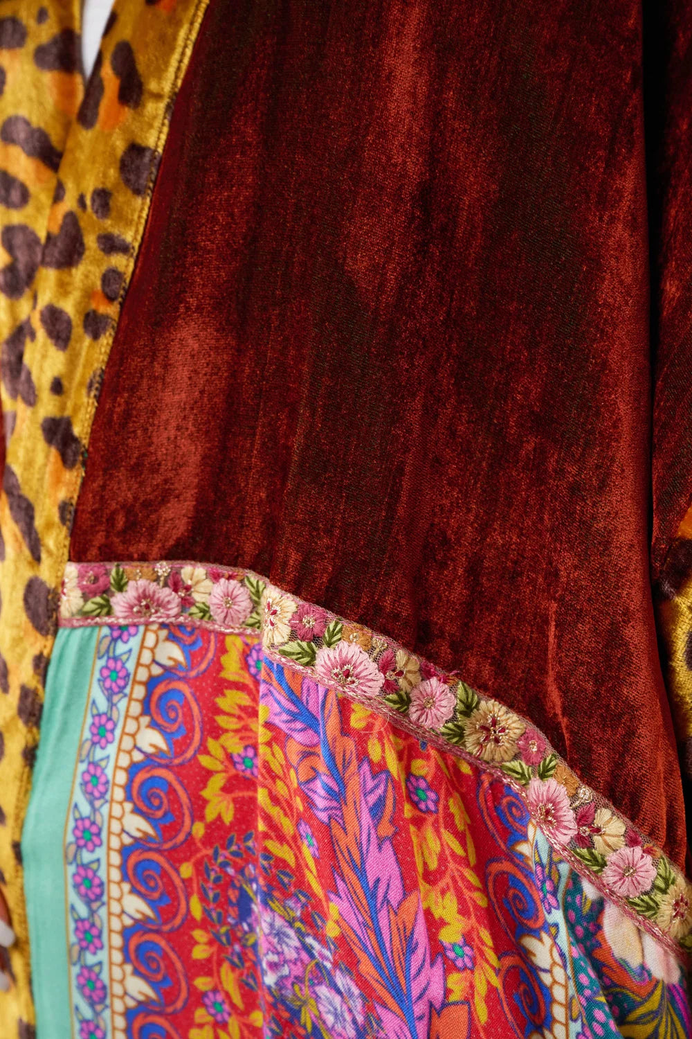 Aratta Nova Cheetah Topper